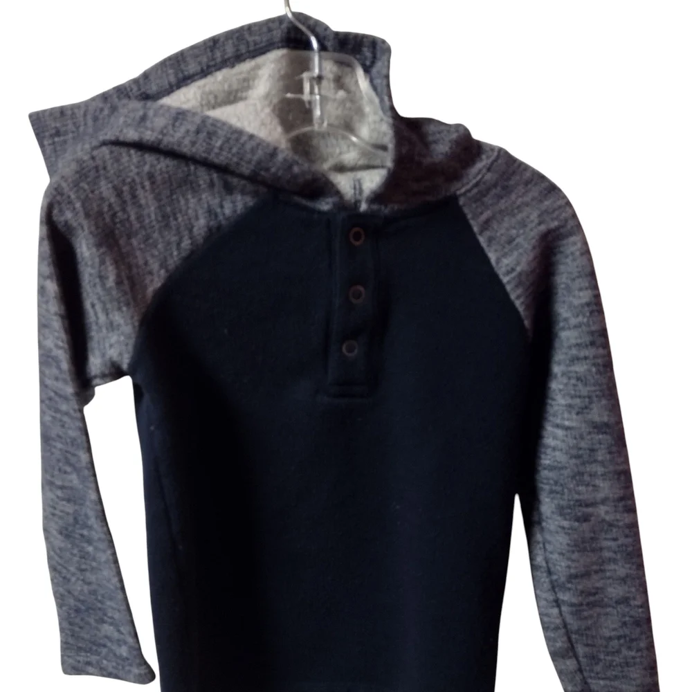 M4) Old Navy Sherpa-Lined Knit Sleeve Hoodie – Size 5T Boys Pullover